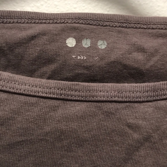 Three dots scoop neck - Picture 2 of 4